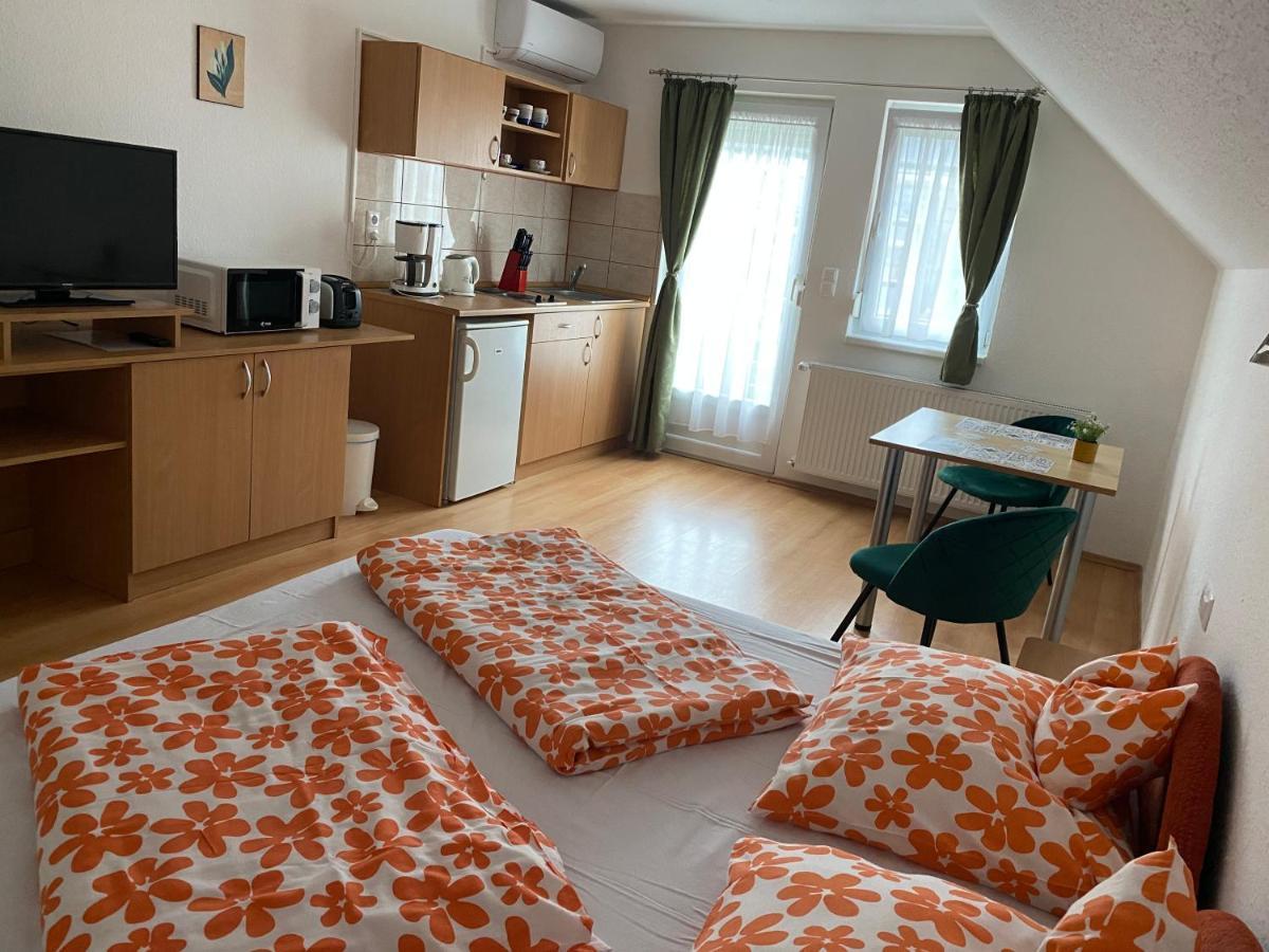 佐洛卡罗斯Bonita Apartmanhaz公寓 外观 照片