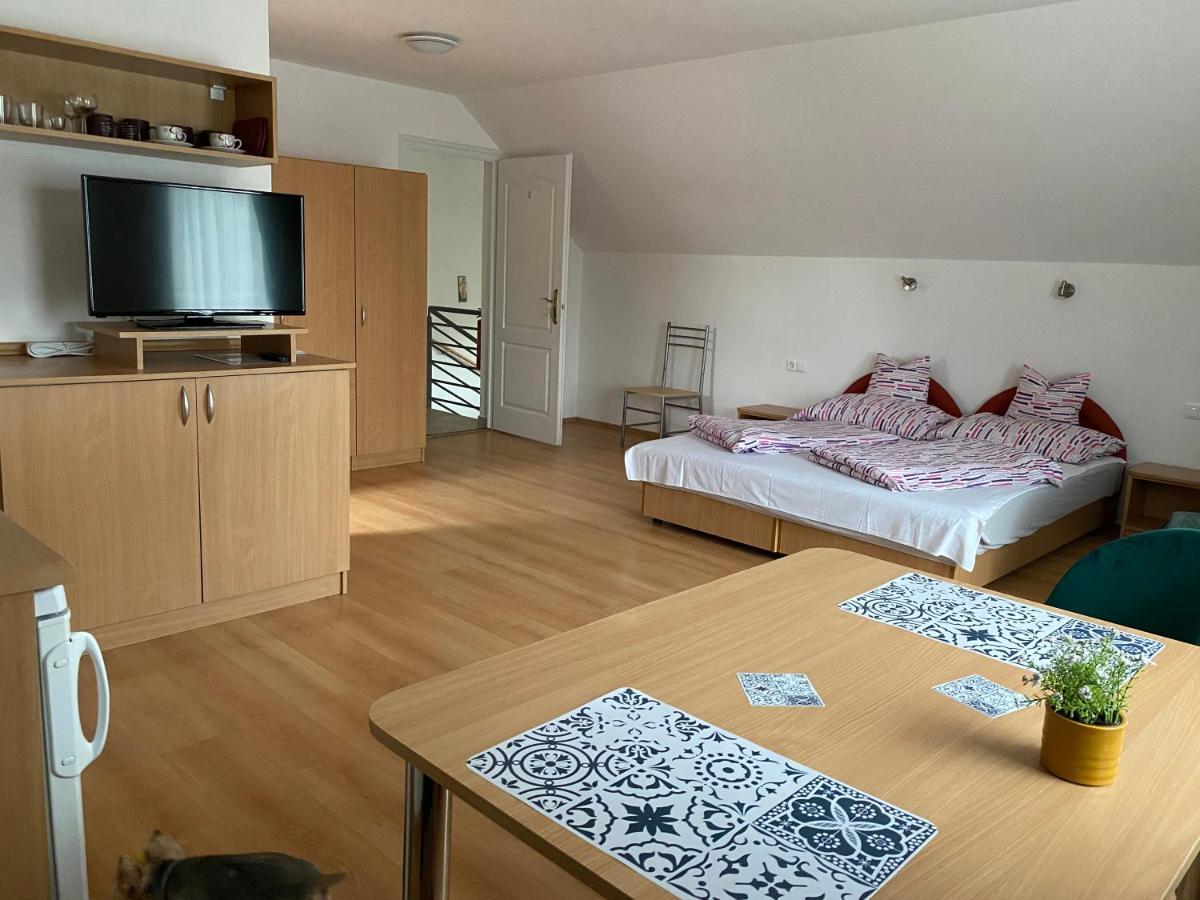 佐洛卡罗斯Bonita Apartmanhaz公寓 外观 照片