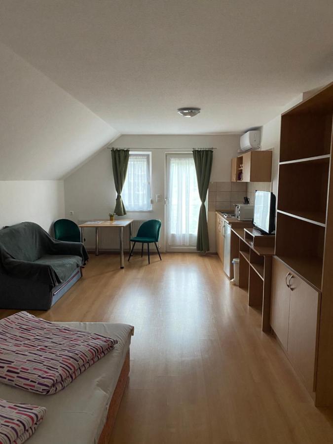 佐洛卡罗斯Bonita Apartmanhaz公寓 外观 照片