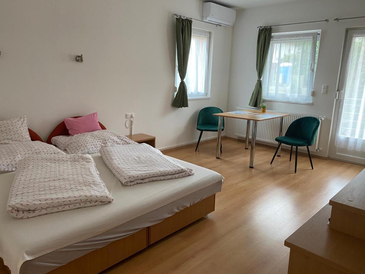佐洛卡罗斯Bonita Apartmanhaz公寓 外观 照片
